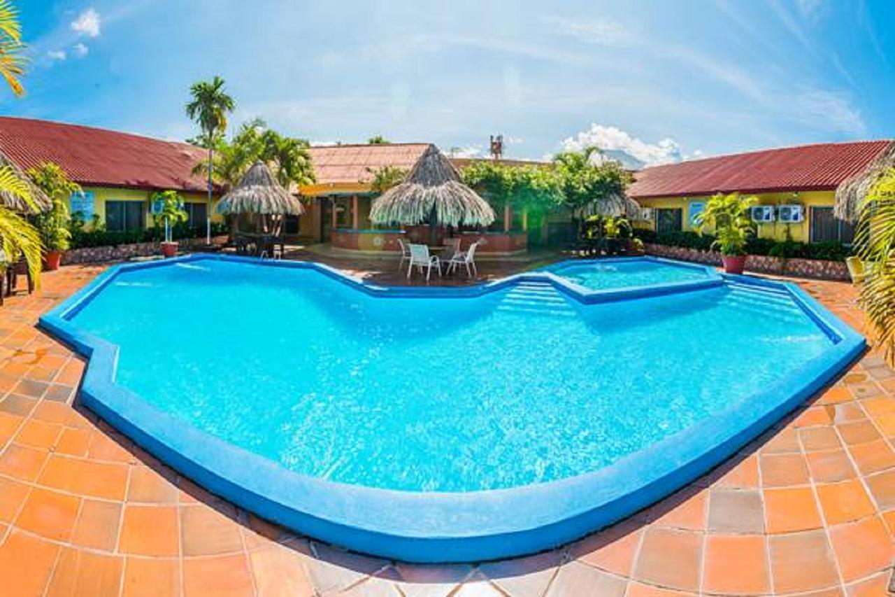 Hotel La Quinta La Ceiba Esterno foto